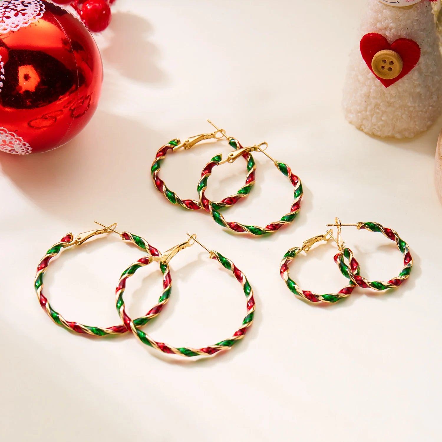 Christmas Colorful Hoop Earrings for Women Minimalist Red Green Twist round Circle Earring Girls New Year Festival Jewelry Gifts