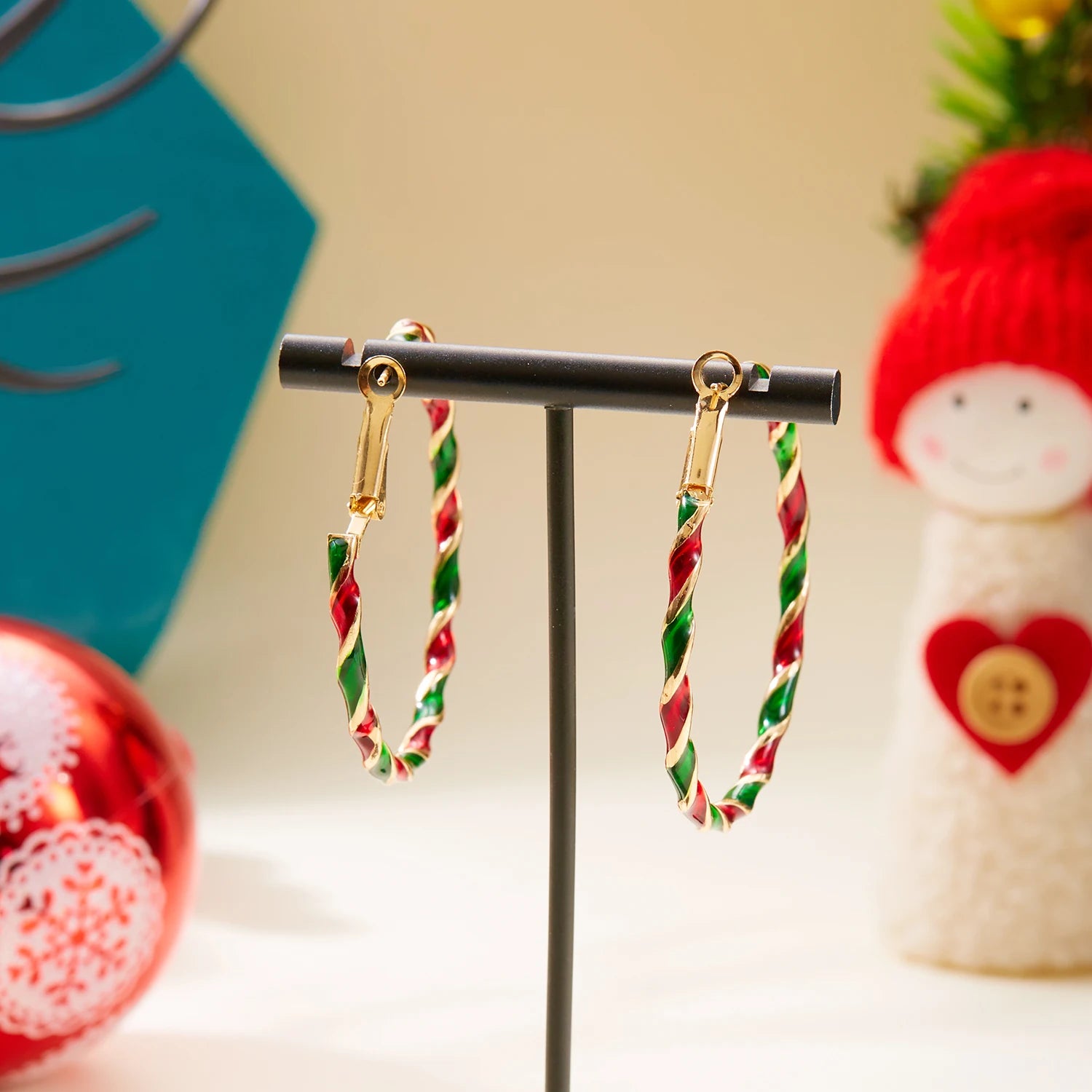 Christmas Colorful Hoop Earrings for Women Minimalist Red Green Twist round Circle Earring Girls New Year Festival Jewelry Gifts